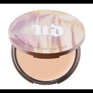 Urban Decay Blur On The Run Light To Medium